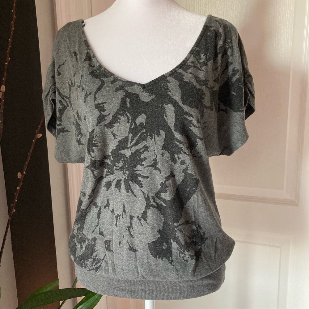 *FREE w/ any purchase* Express drop-shoulder top